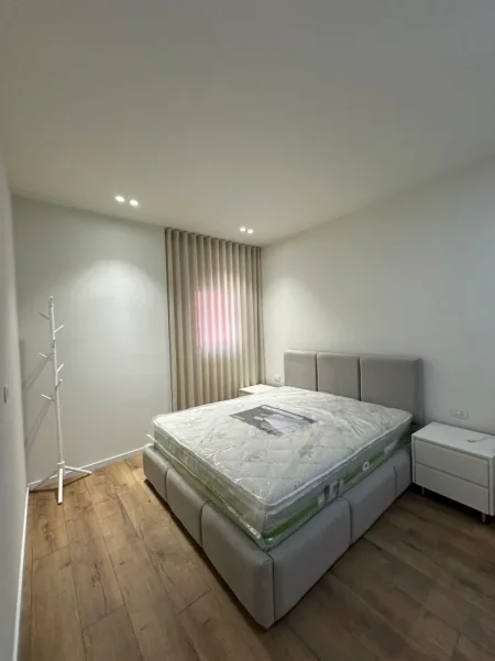 Tirane, jepet me qera apartament 1+1 Kati 3, 65 m² 598 € (bulevardi i ri)