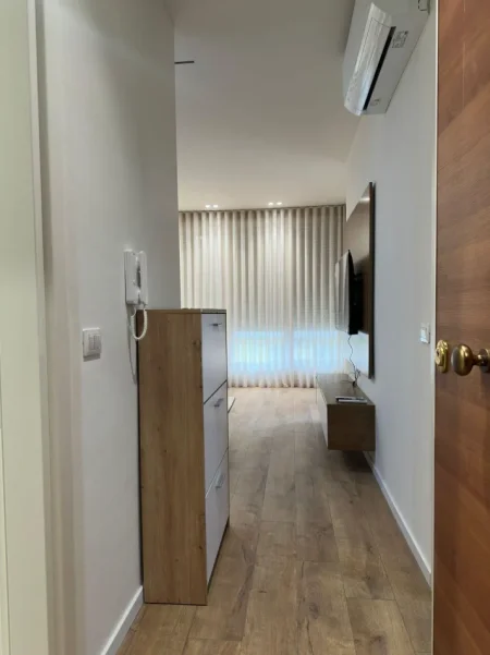 Tirane, jepet me qera apartament 1+1 Kati 3, 65 m² 598 € (bulevardi i ri)