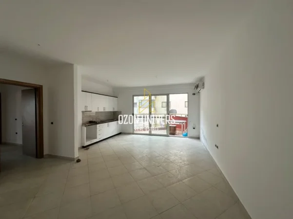 Tirane, jepet me qera apartament 3+1+Ballkon Kati 6, 135 m² 500 € (Rruga Todor Keko, Pranë Bar Oslo Tirana, Albania)