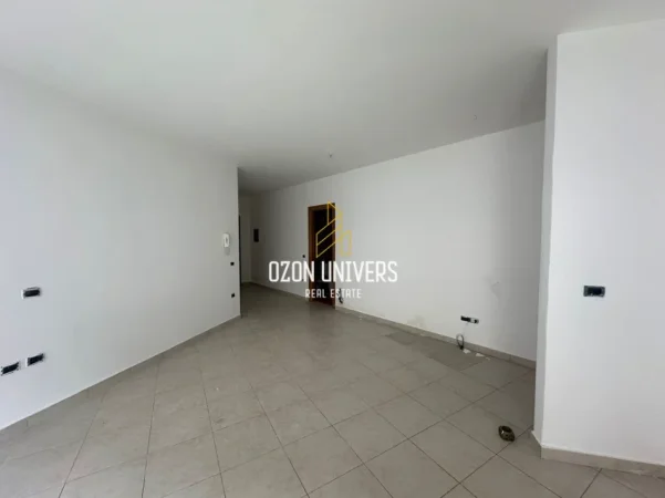 Tirane, jepet me qera apartament 3+1+Ballkon Kati 6, 135 m² 500 € (Rruga Todor Keko, Pranë Bar Oslo Tirana, Albania)