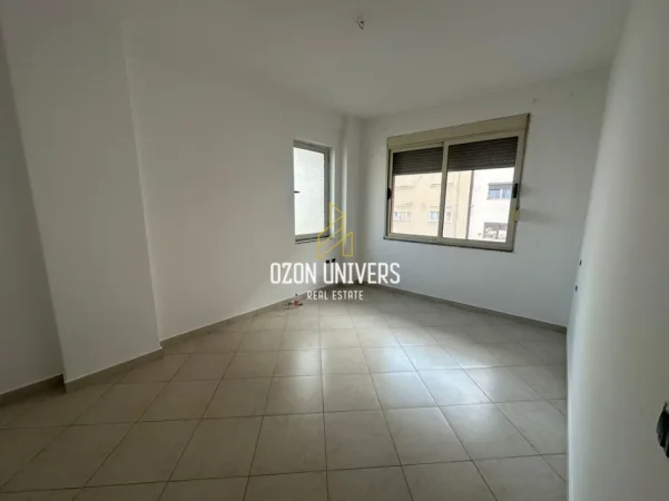 Tirane, jepet me qera apartament 3+1+Ballkon Kati 6, 135 m² 500 € (Rruga Todor Keko, Pranë Bar Oslo Tirana, Albania)