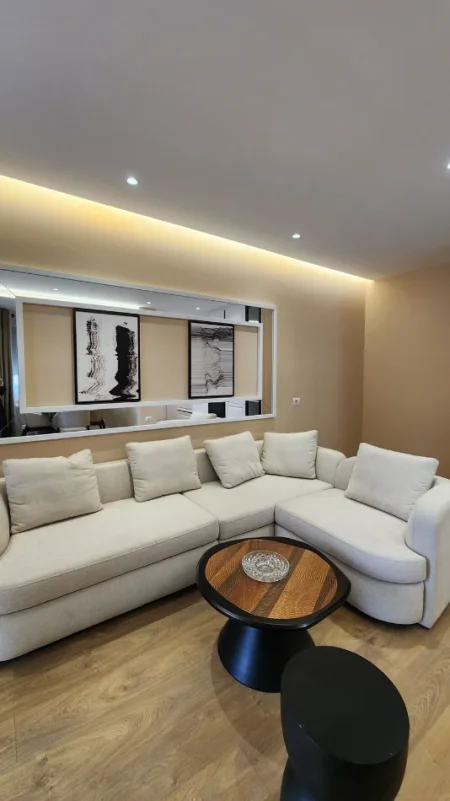 Tirane, shes apartament 2+1+Ballkon Kati 3, 117 m² 370.000 € (Rr. e Durrësit)