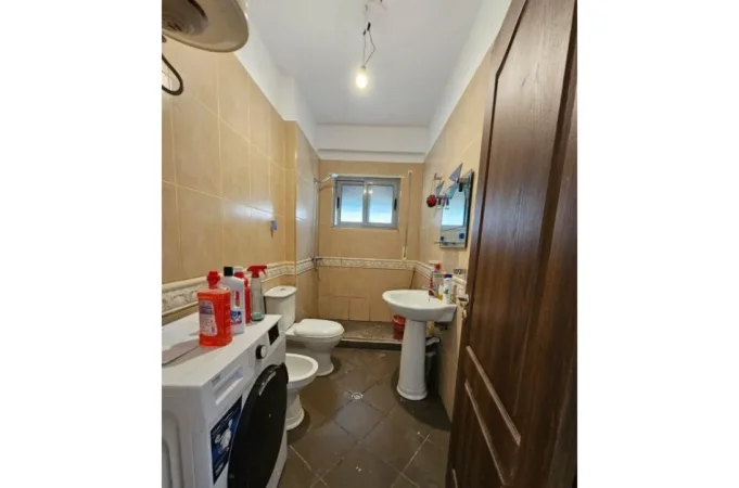 Tirane, jepet me qera apartament 2+1 , 119 m² 400 € (Kopshtit Botanik)