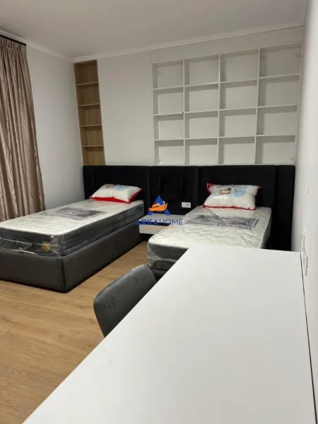 Tirane, jepet me qera apartament 2+1+Ballkon Kati 0, 120 m² 1.300 € 