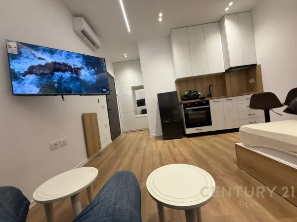 Tirane, jepet me qera apartament 1+1 Kati 7, 35 m² 400 € (5 Maji)