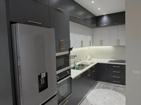 Tirane, jepet me qera apartament 2+1 Kati 4, 68 m² 750 € (XHAMLLIKU)