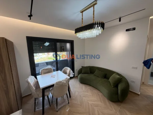 Tirane, jepet me qera apartament 1+1 , 60 m² 650 € 