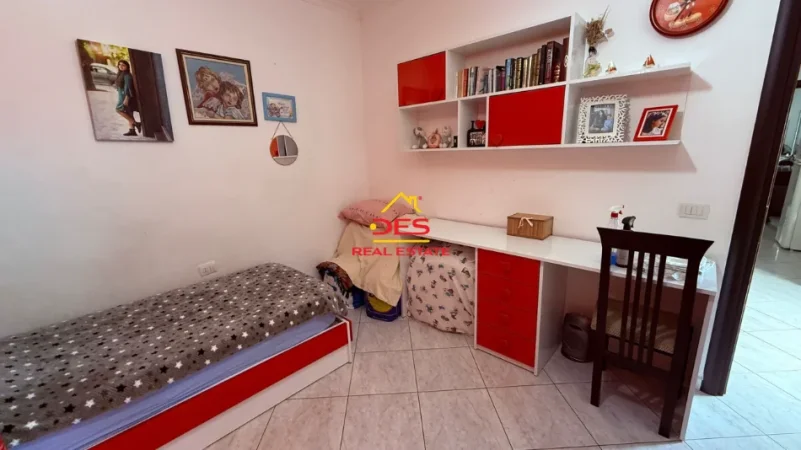 Vlore, shitet apartament 2+1+Ballkon Kati 2, 72 m² (Lungomare)