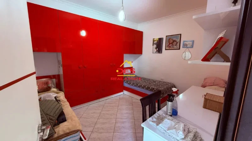 Vlore, shitet apartament 2+1+Ballkon Kati 2, 72 m² (Lungomare)