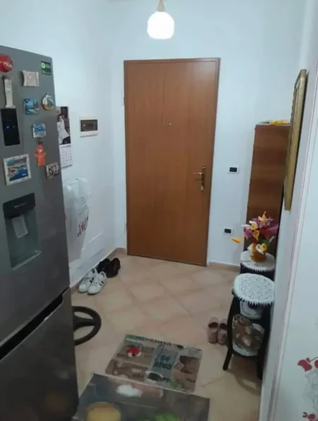 Tirane, shes apartament 1+1+Ballkon Kati 4, 58 m² 100.000 € (Astir, Rr. Sokrat Miho)