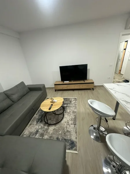 Tirane, jepet me qera apartament 2+1 Kati 5, 95 m² 1.000 € (pazari i ri)