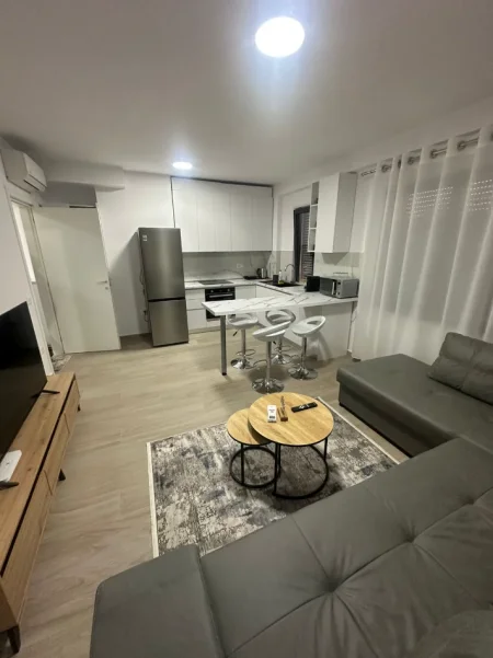 Tirane, jepet me qera apartament 2+1 Kati 5, 95 m² 1.000 € (selvia , rruga e dibres , Gjimnazi Partizani)