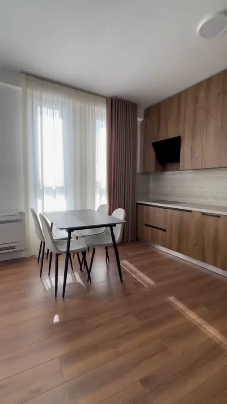 Tirane, jepet me qera apartament 2+1 , 90 m² 1.000 € (Jordan misja)