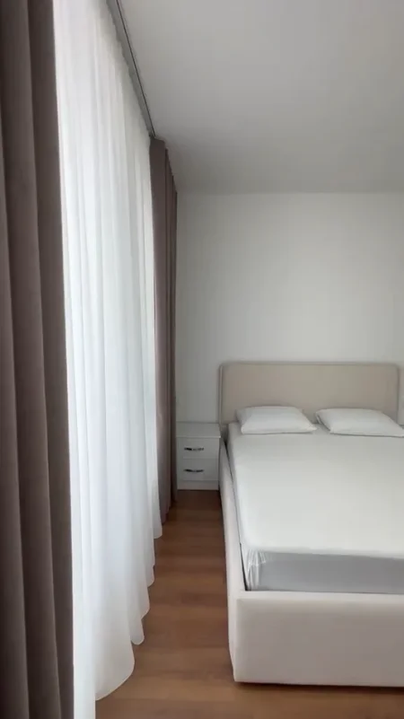 Tirane, jepet me qera apartament 2+1 , 90 m² 1.000 € (Jordan misja)
