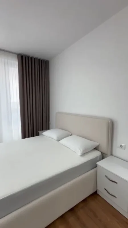 Tirane, jepet me qera apartament 2+1 , 90 m² 1.000 € (Jordan misja)