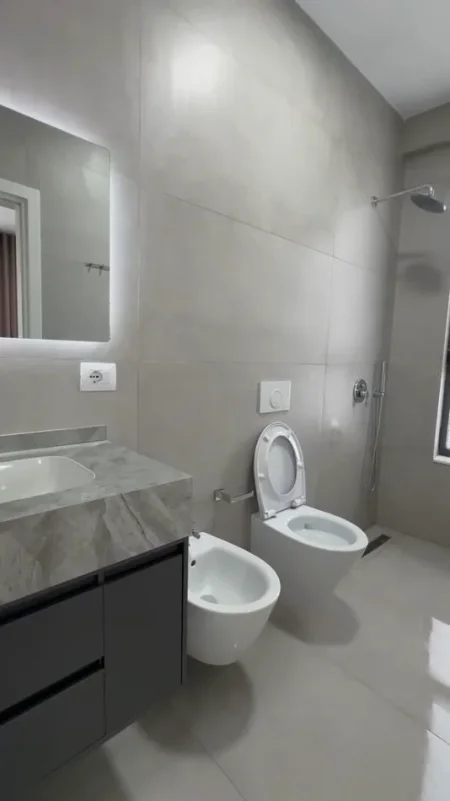 Tirane, jepet me qera apartament 2+1 , 90 m² 1.000 € (Jordan misja)