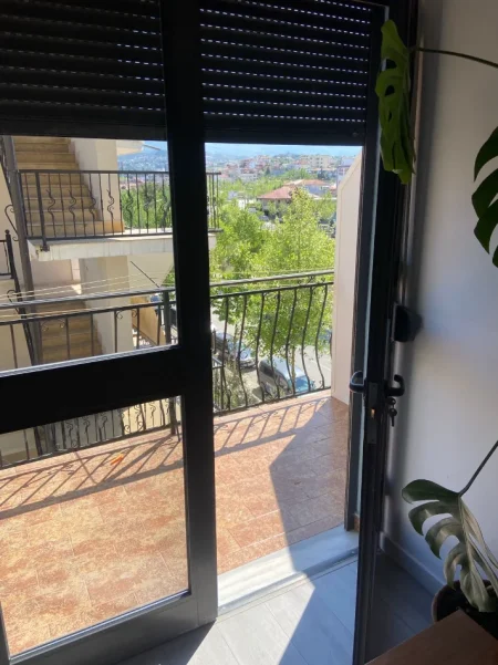 📍 JEPET ME QERA APARTAMENT 1+1  RRETH RROTULLIMI I SHKOZËS, 500 eur