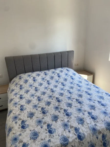 📍 JEPET ME QERA APARTAMENT 1+1  RRETH RROTULLIMI I SHKOZËS, 500 eur