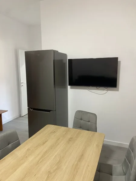 📍 JEPET ME QERA APARTAMENT 1+1  RRETH RROTULLIMI I SHKOZËS, 500 eur