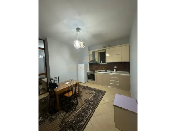 Tirane, jepet me qera apartament 1+1 Kati 1, 68 m² 299 € (Fresk)