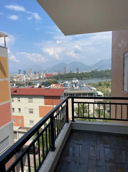 Tirane, jepet me qera apartament 1+1 , 600 € (Liqeni i Thate)