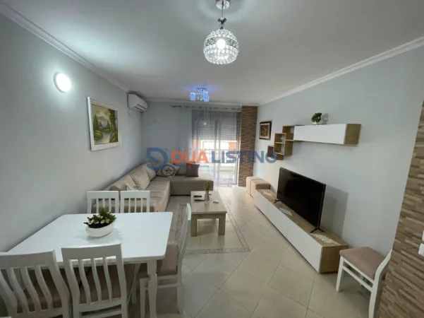 Tirane, jepet me qera apartament 1+1 , 600 € (Liqeni i Thate)