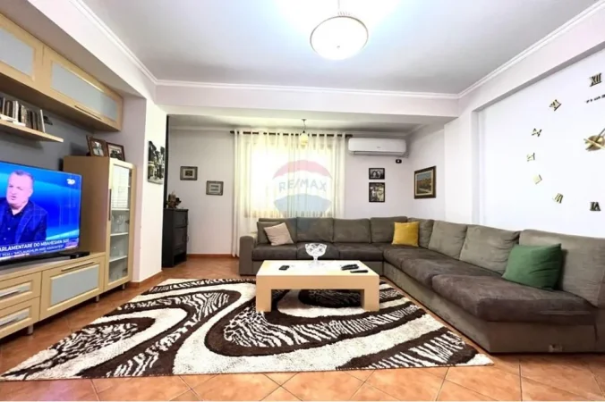 Vlore, shitet Vile 2 Katshe Kati 2, 210 m² 225.000 € (Rruga e Re, Vlore)