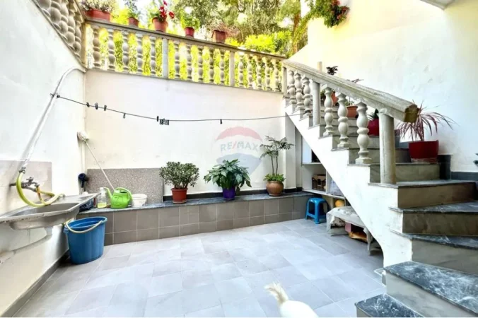 Vlore, shitet Vile 2 Katshe Kati 2, 210 m² 225.000 € (Rruga e Re, Vlore)