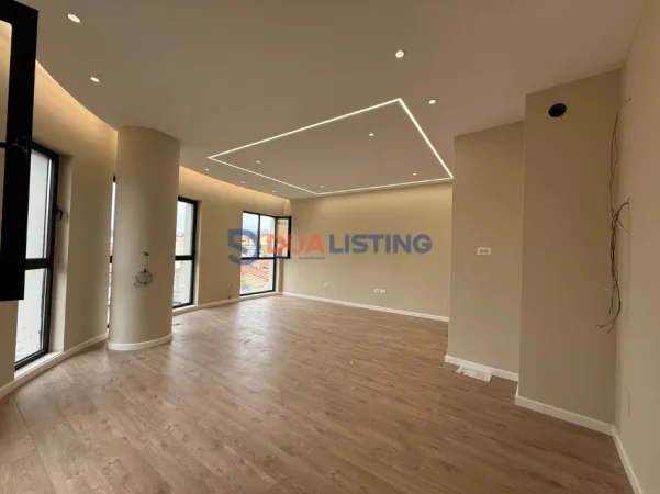 Tirane, shitet apartament 2+1 , 118 m² 