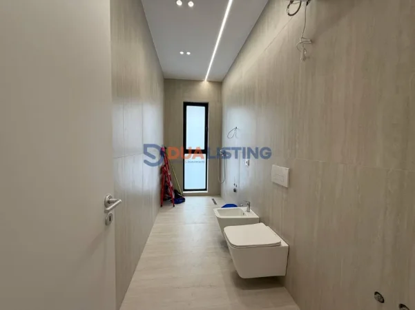 Tirane, shitet apartament 2+1 , 118 m² 