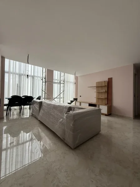 Tirane, shitet apartament 1+1 , 72 m² 132.000 € 