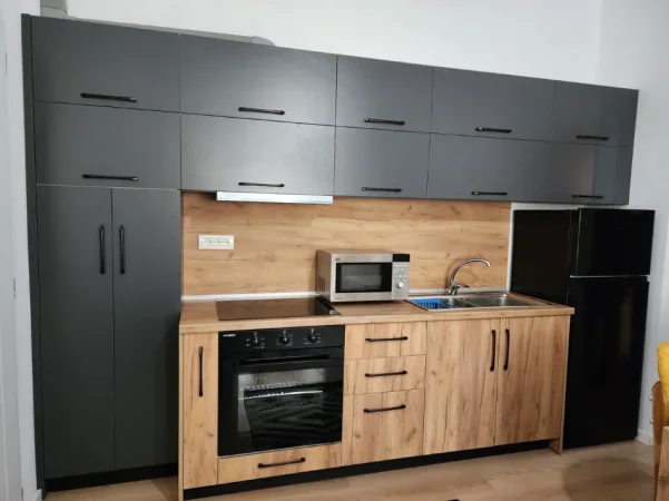 Tirane, jepet me qera apartament 2+1 , 100 m² 650 € (21 dhjetori)
