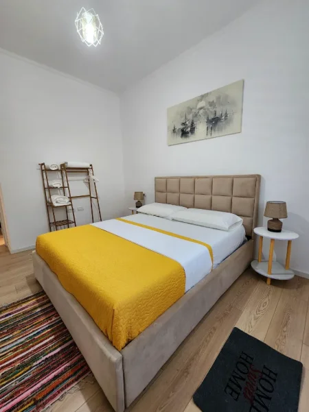 Tirane, jepet me qera apartament 2+1 , 100 m² 650 € (21 dhjetori)