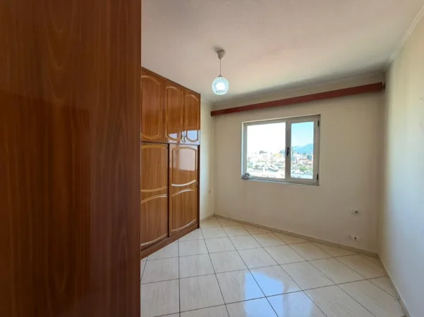 Tirane, shitet apartament 2+1 Kati 4, 99 m² 170.000 € (Selite)
