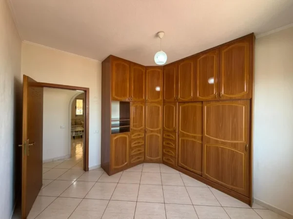 Tirane, shitet apartament 2+1 Kati 4, 99 m² 170.000 € (Selite)