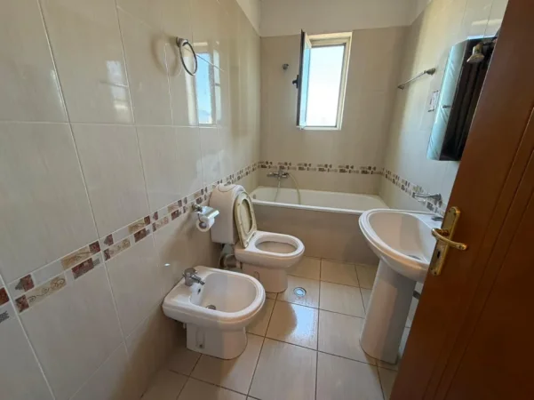 Tirane, shitet apartament 2+1 Kati 4, 99 m² 170.000 € (Selite)