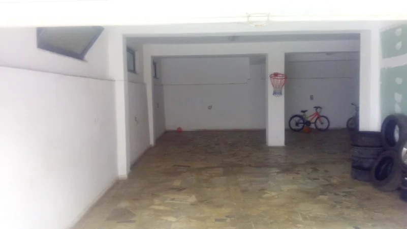 Tirane, jepet me qera Vile 3 Katshe Kati 6, 725 m² 3.000 € (SELITE)