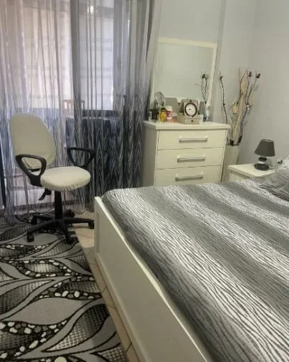 Tirane, jepet me qera apartament 1+1 Kati 3, 57 m² 500 € (ish parku i autobusave , globe)