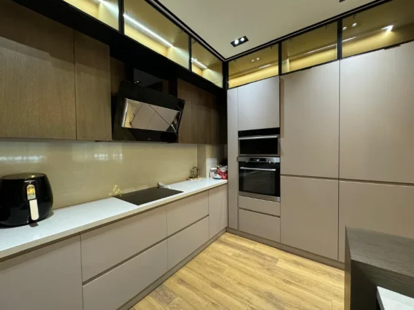 Tirane, shitet apartament 2+1 , 140 m² 490.000 € 