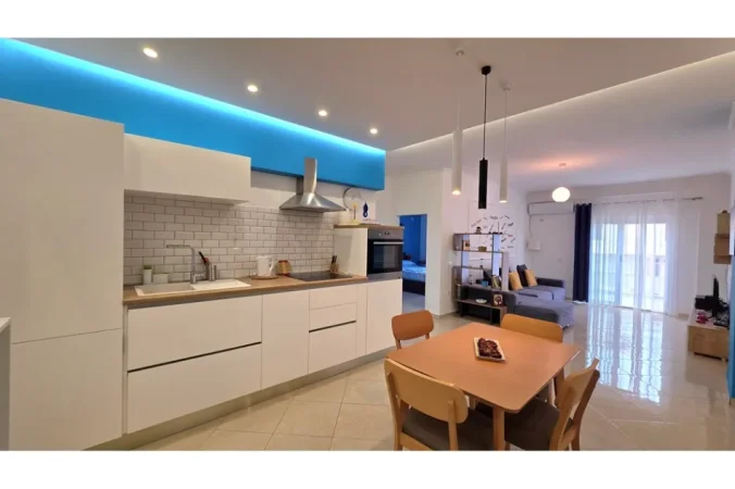 Vlore - Lungomare, jepet me qera apartament 2+1 Kati 5, 110 m² 777 € (Rruga Murat Terbaci, Vlore)