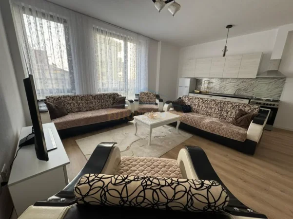 Tirane, jepet me qera apartament 2+1+Ballkon Kati 1, 106 m² 700 € (Platinum Residence)