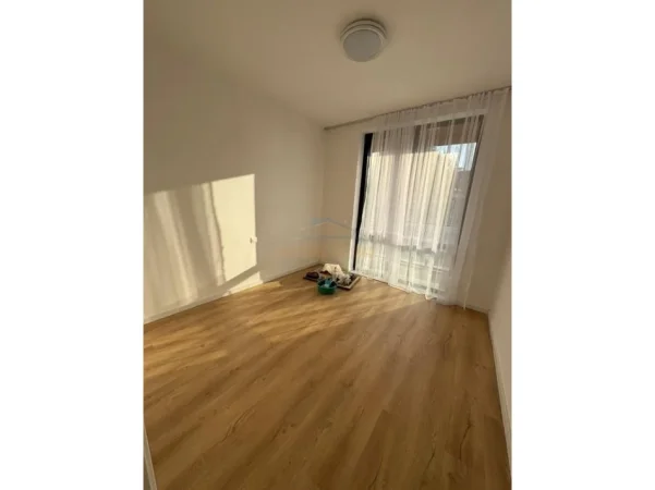 Tirane, jepet me qera apartament 2+1+Ballkon Kati 1, 106 m² 700 € (Platinum Residence)