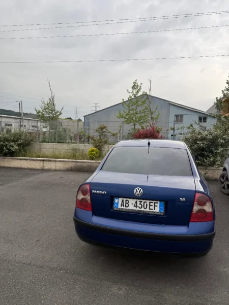 Tirane, shes makine Volkswagen Passat 1.6 Benzinë + Gaz, 2001 – Super Gjendje | 2800€ Benzin+Gaz, blu manuale Kondicioner 250.000 km 2.800 €