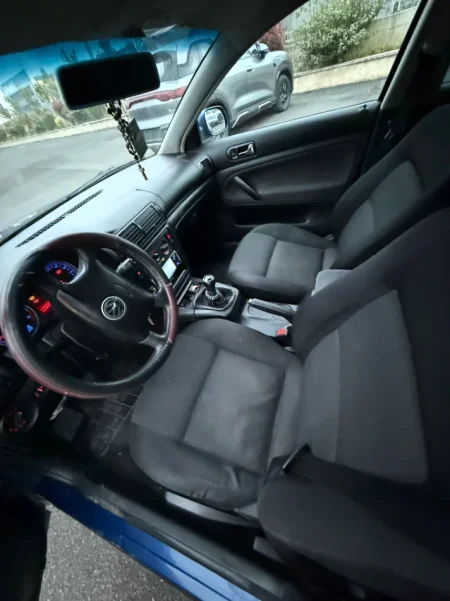 Tirane, shes makine Volkswagen Passat 1.6 Benzinë + Gaz, 2001 – Super Gjendje | 2800€ Benzin+Gaz, blu manuale Kondicioner 250.000 km 2.800 €