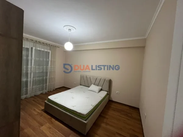 Tirane, jepet me qera apartament 2+1 , 550 € 