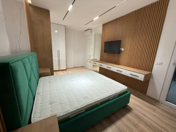 Tirane, jepet me qera apartament 2+1 Kati 7, 110 m² 1.000 € (Rruga Viktor Eftimiu)