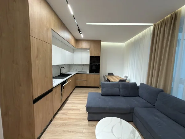 Tirane, jepet me qera apartament 2+1 Kati 7, 110 m² 1.000 € (Rruga Viktor Eftimiu)