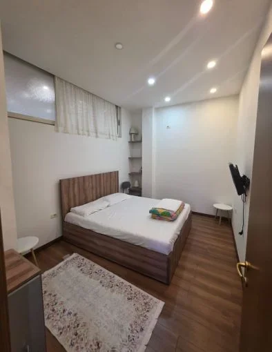 Tirane, jepet me qera apartament 1+1 Kati 1, 62 m² 600 € (selvia , rruga e dibres)