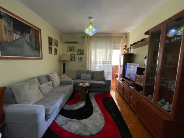 Tirane, shitet apartament 2+1 Kati 7, 75 m² 230.000 € (Komuna e Parisit)