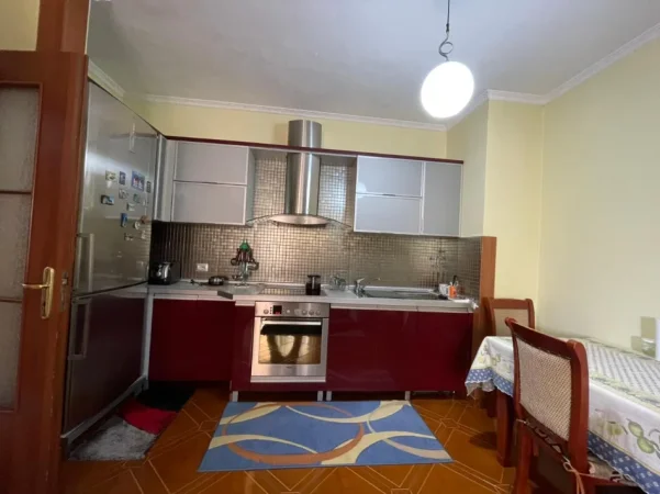 Tirane, shitet apartament 2+1 Kati 7, 75 m² 230.000 € (Komuna e Parisit)